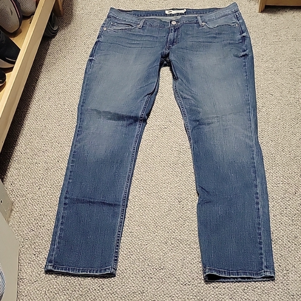 Levis 524 Skinny Jeans
